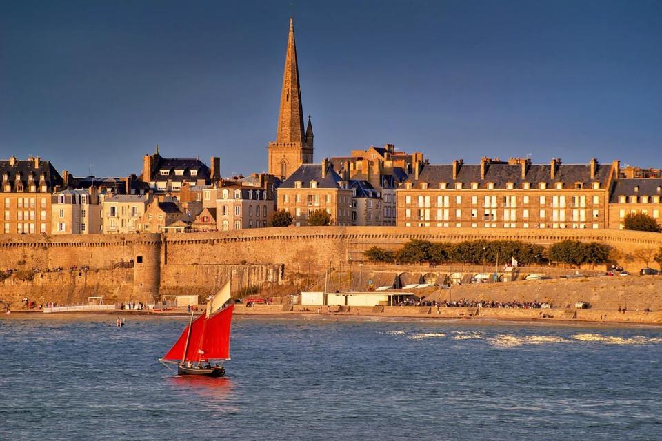 Le Village Insolite Yourte Et Roulotte Saint-Benoît-des-Ondes Eksteriør billede