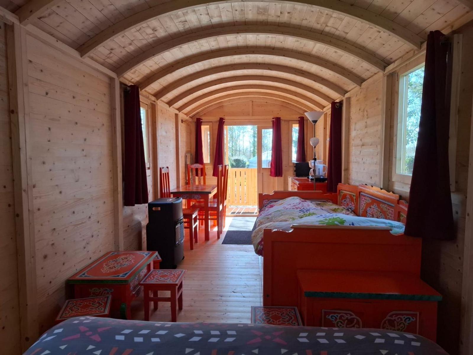 Le Village Insolite Yourte Et Roulotte Saint-Benoît-des-Ondes Eksteriør billede